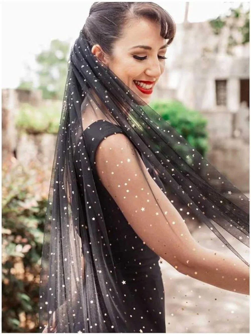 Black Long Wedding Veil - Picture 5 of 7